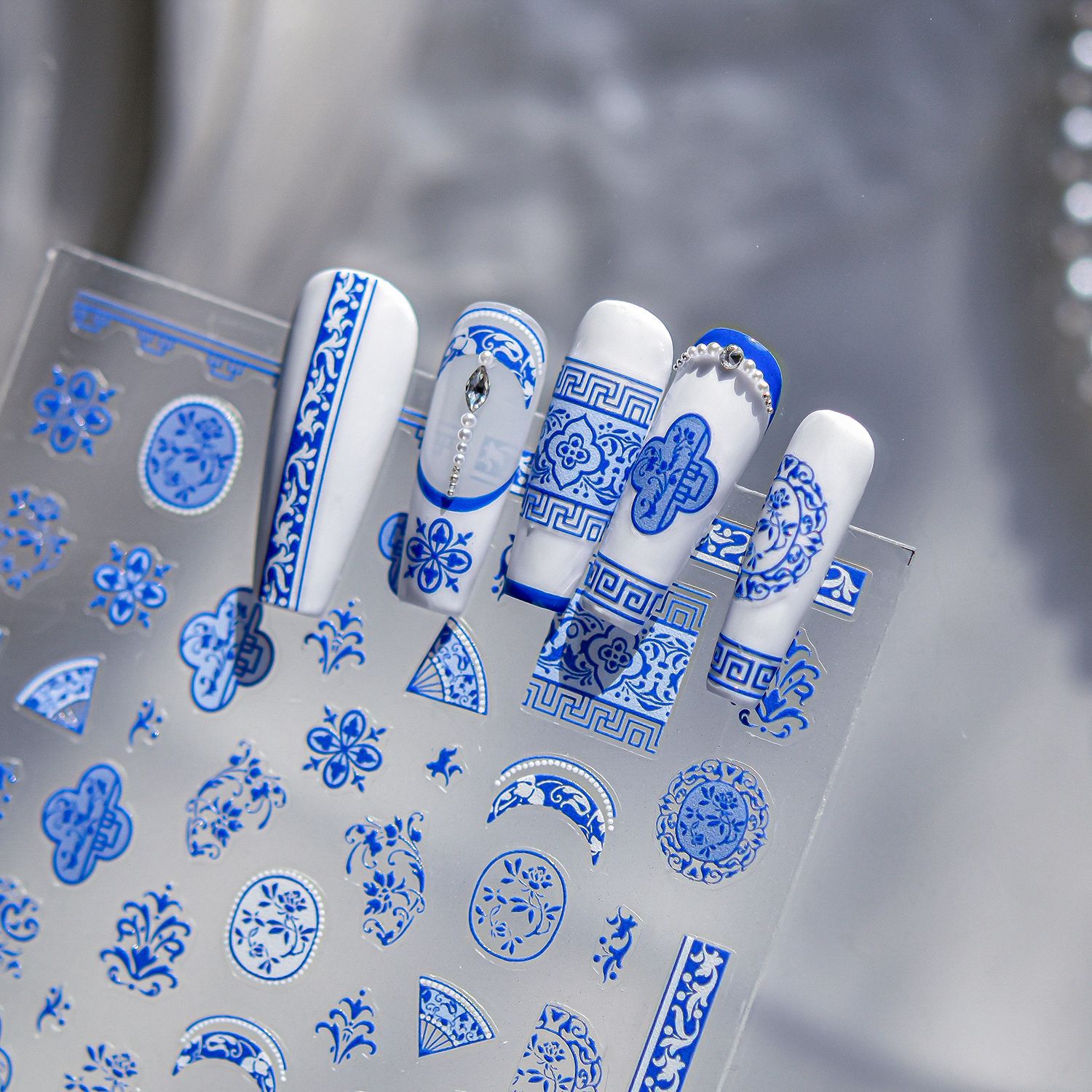 Traceless Blue White Porcelain - Nail Art Zelda 评论和价格